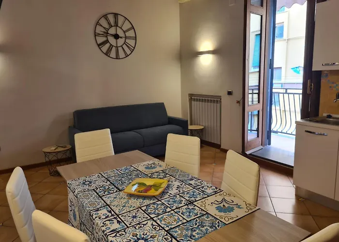 Casa Vetriera A Chiaia