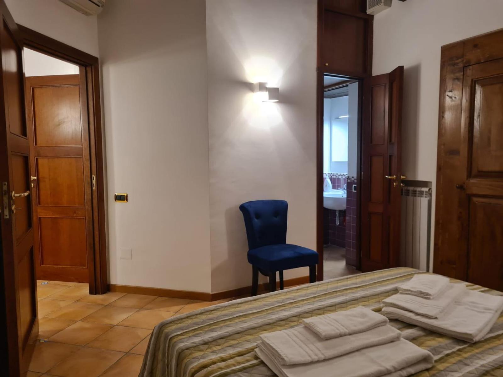 Apartment Casa Vetriera A Chiaia Naples